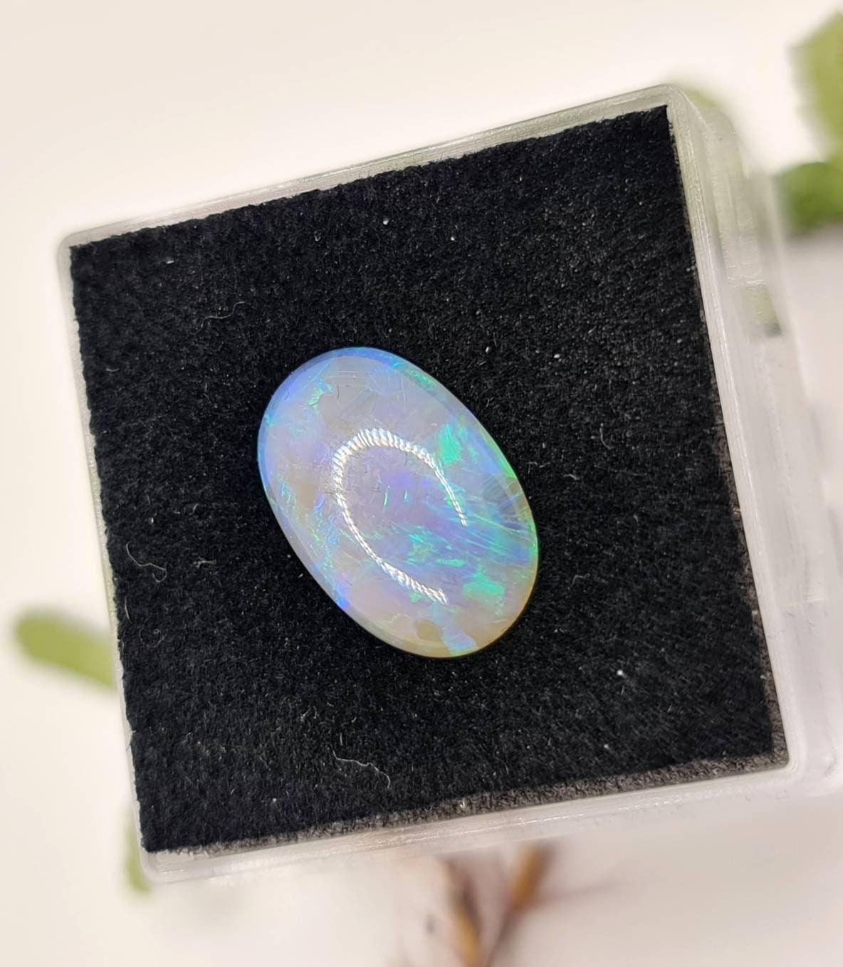 Australischer Semicrystal Opal aus Lightning Ridge, 13,3x8,8mm 2,1ct (Nr.436)