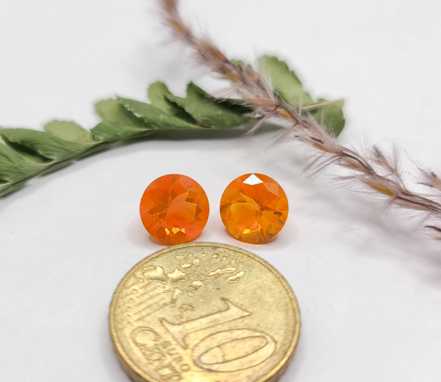 Nr.217 Feueropal-Paar aus Mexiko, rund, facettiert , orange 8mm  2,68ct