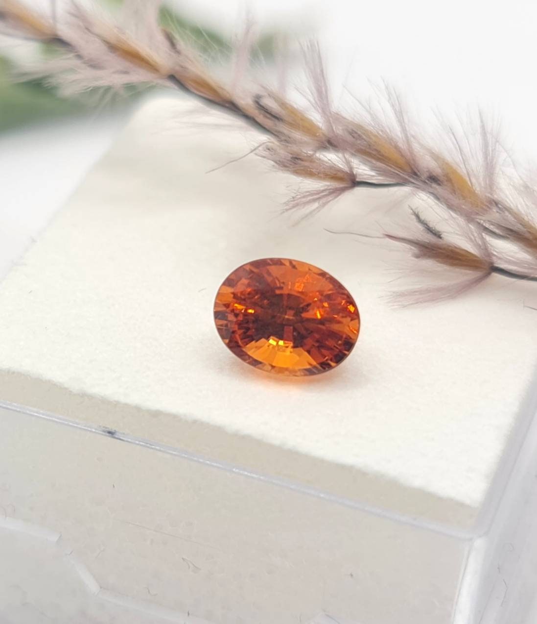 Feiner ovaler Mandaringranat facettiert orange 6,7x5,1mm 1,24ct (Nr.464)