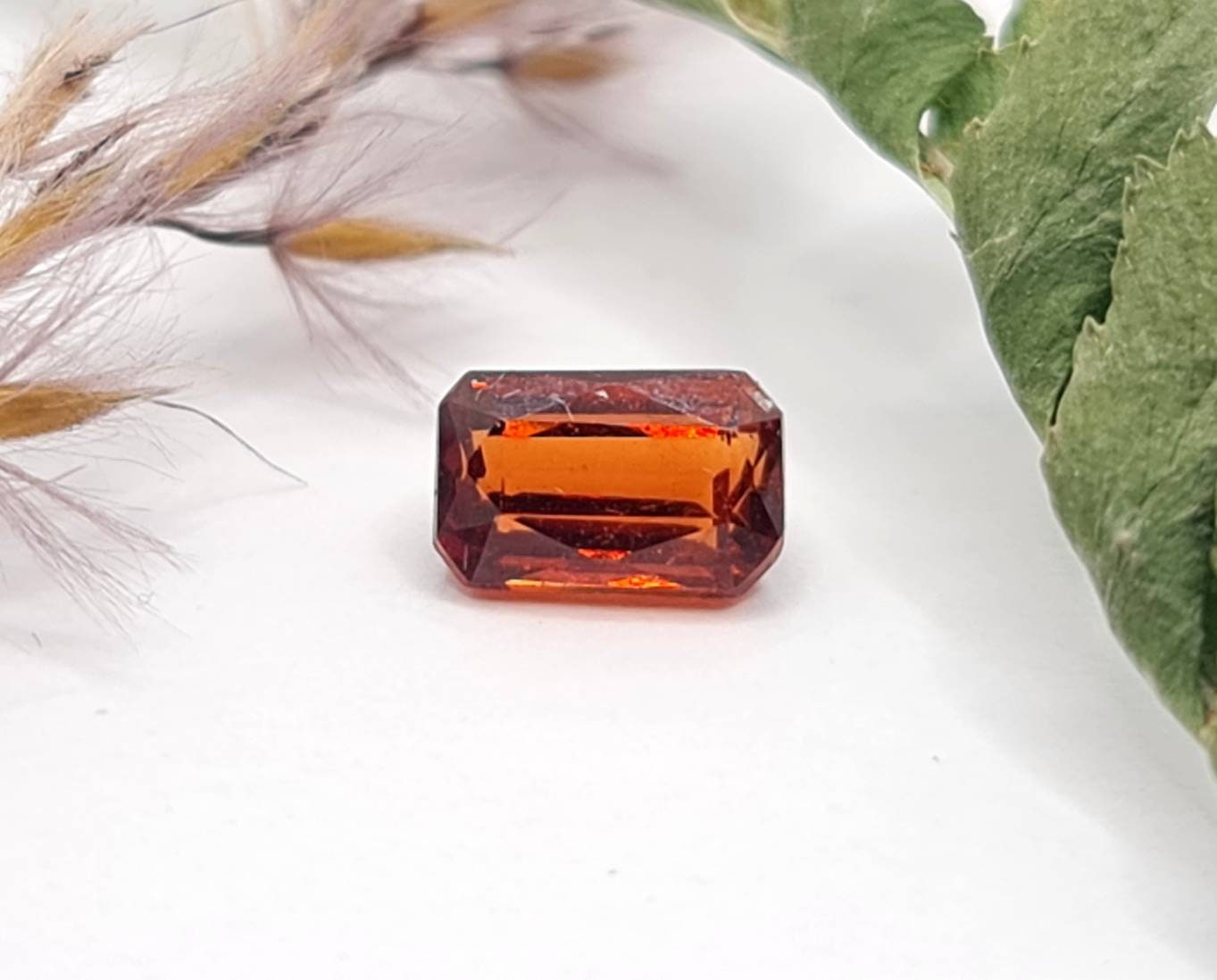 Feiner rechteckiger Mandaringranat facettiert orange Spessartin 6,6×4,3mm 1,16ct (Nr.469)