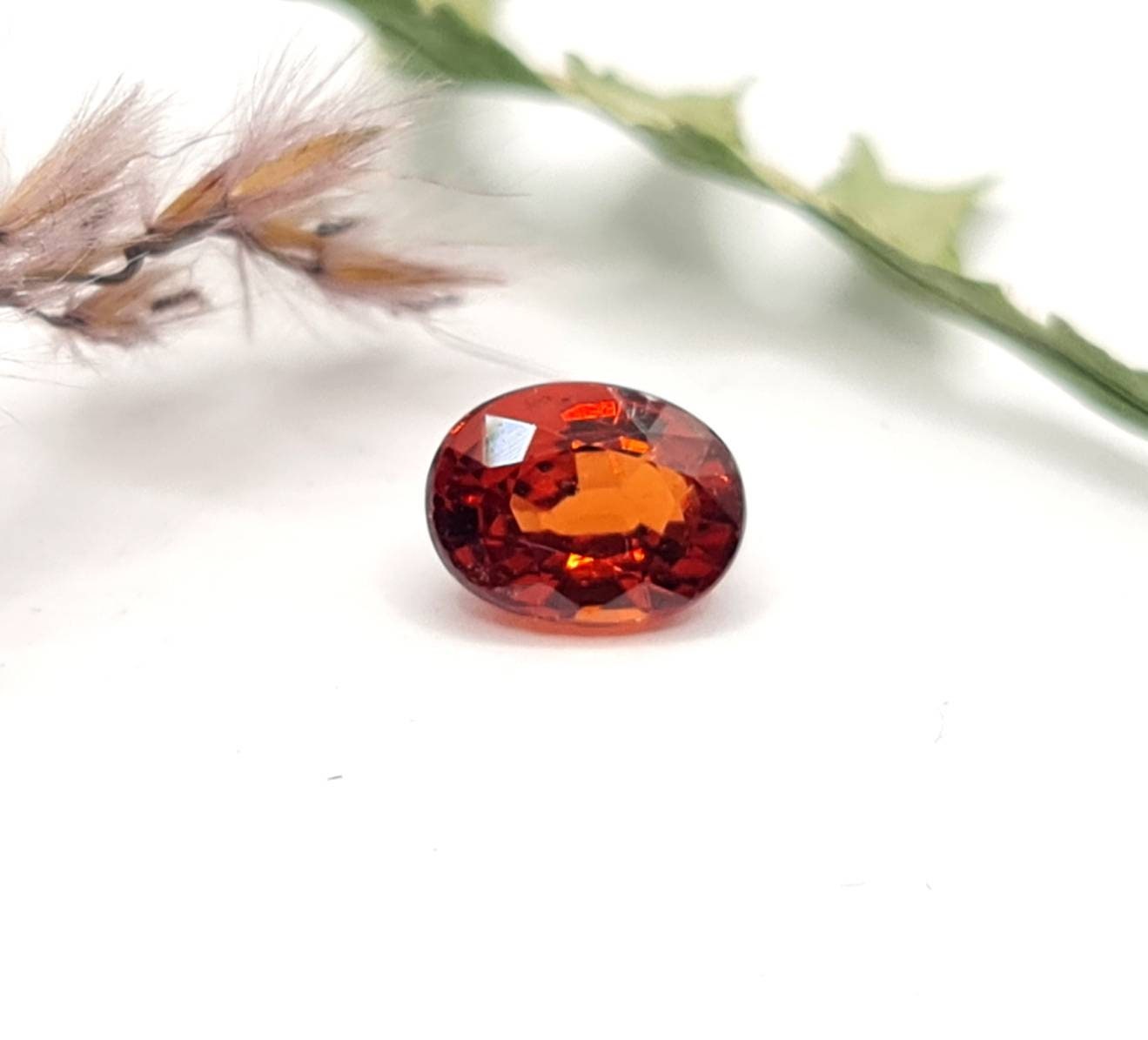 Feiner facettierter Mandaringranat oval Spessartin 6,9x5,2mm 1,27ct (Nr.481)