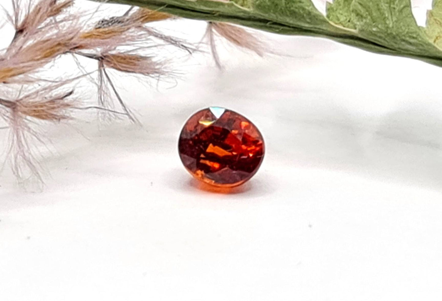 Facettierter ovaler Mandaringranat Spessartin orange 5,1x4,5mm 0,88ct (Nr.492)