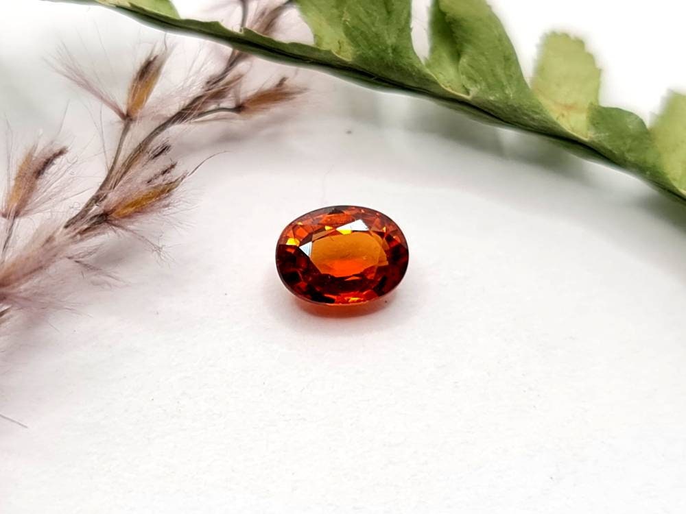 Facettierter ovaler Mandaringranat Spessartin orange 6,8x5,1mm 1,22ct (Nr.495)