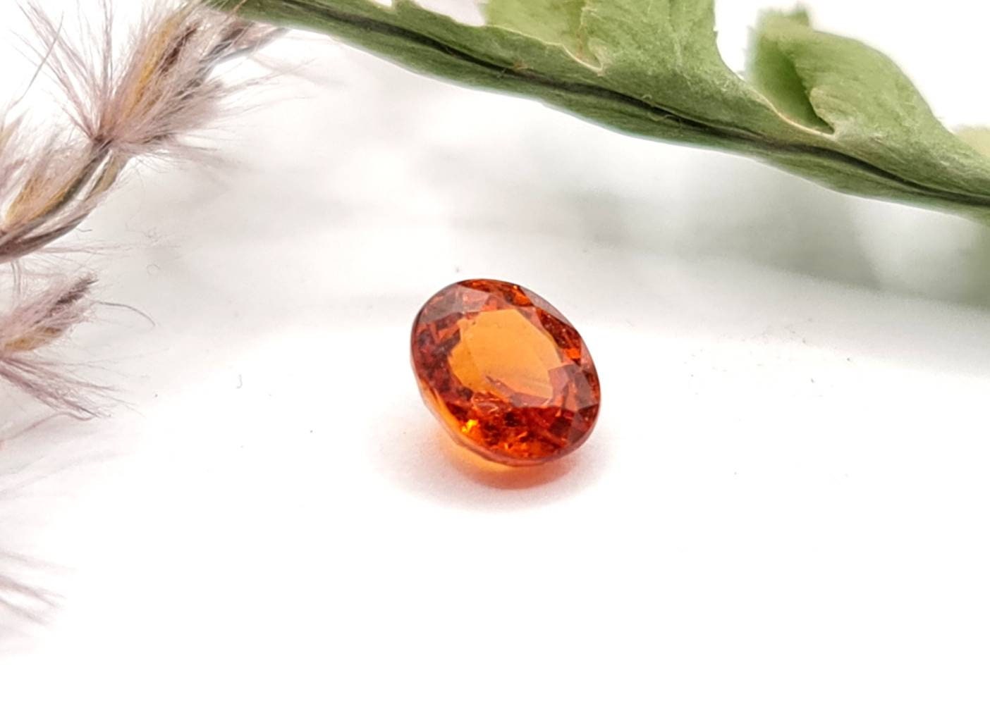 Oval facettierter Mandaringranat Spessartin orange 5,4×4,7mm 0,89ct (Nr.502)