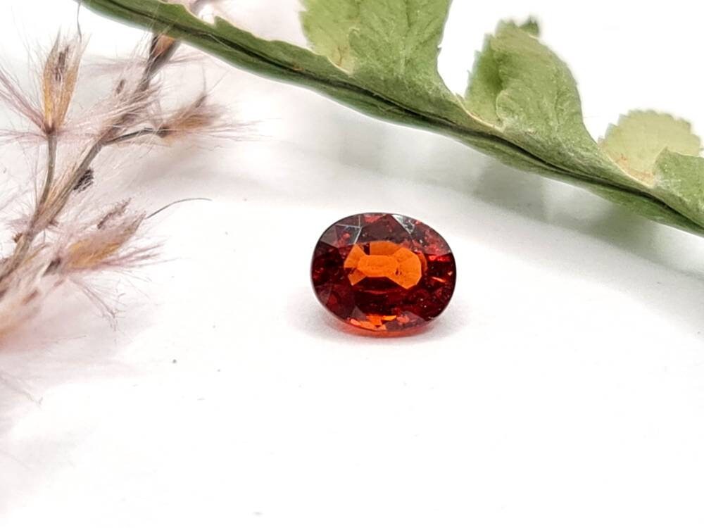 Oval facettierter Mandaringranat Spessartin orange 5,5x4,5mm 0,9ct (Nr.503)