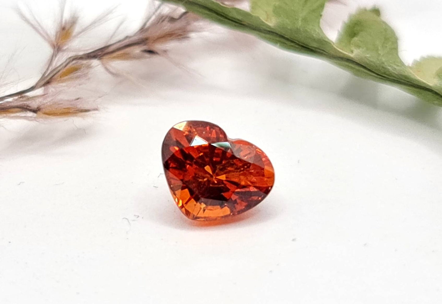 Facettiertes Mandaringranat Herz orange Spessartin 7,8x6,6mm 2,06ct (Nr.509)