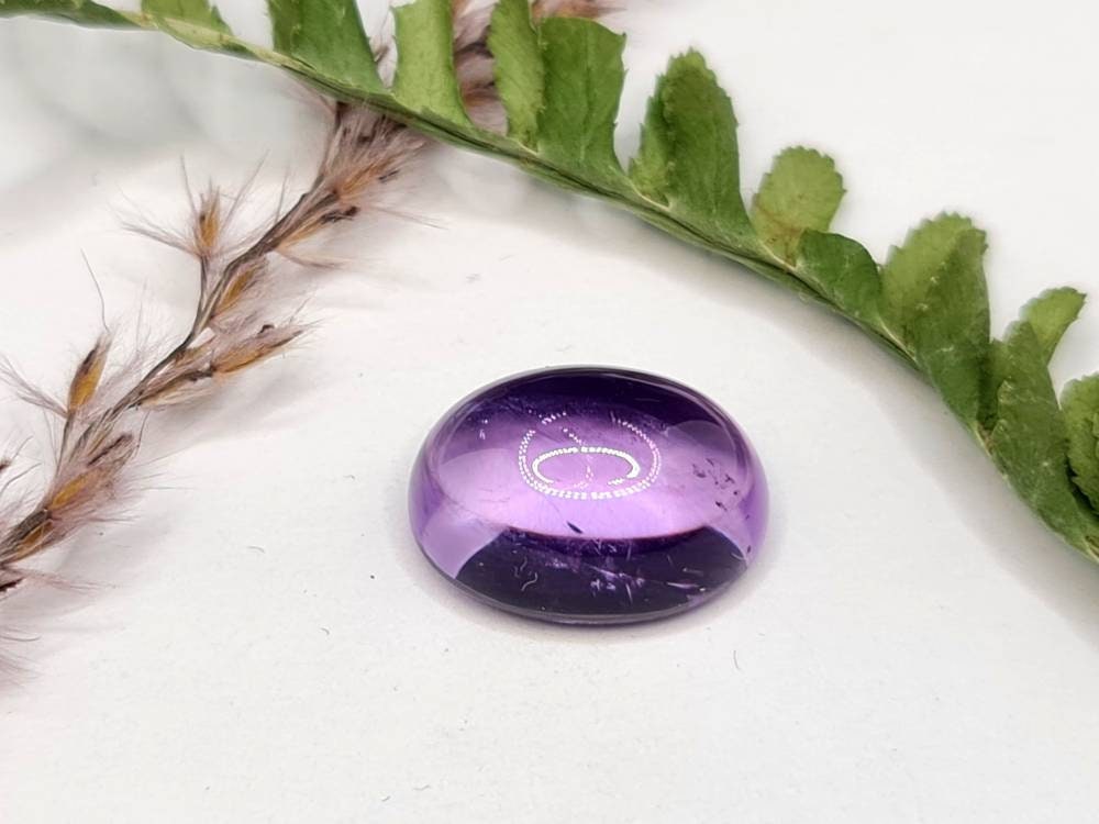 Nr.225 Amethyst Cabochon oval in lila, 16x12mm 11,28ct