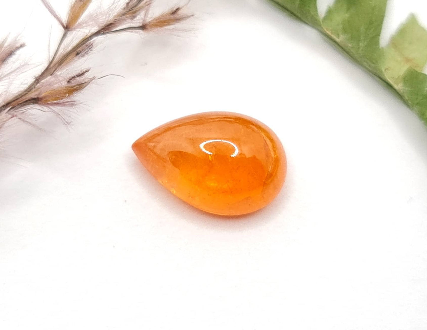 Orangefarbener Mandaringranat Tropfen Spessartin 12,9x8,6mm 10,37ct (Nr.516)