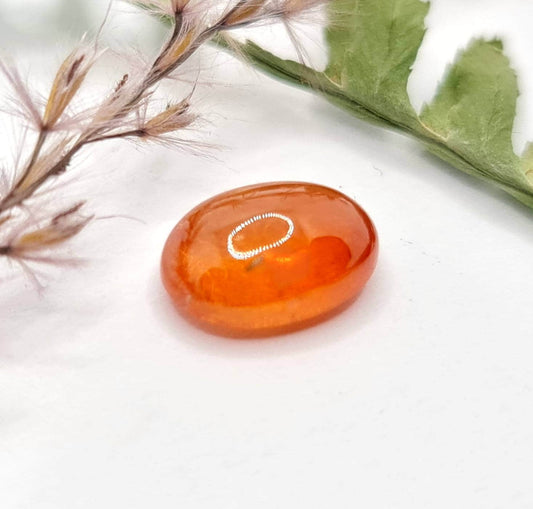 Orangefarbenes Mandaringranat Cabochon, oval Spessartin 11,2x8,1mm 4,06ct (Nr.521)