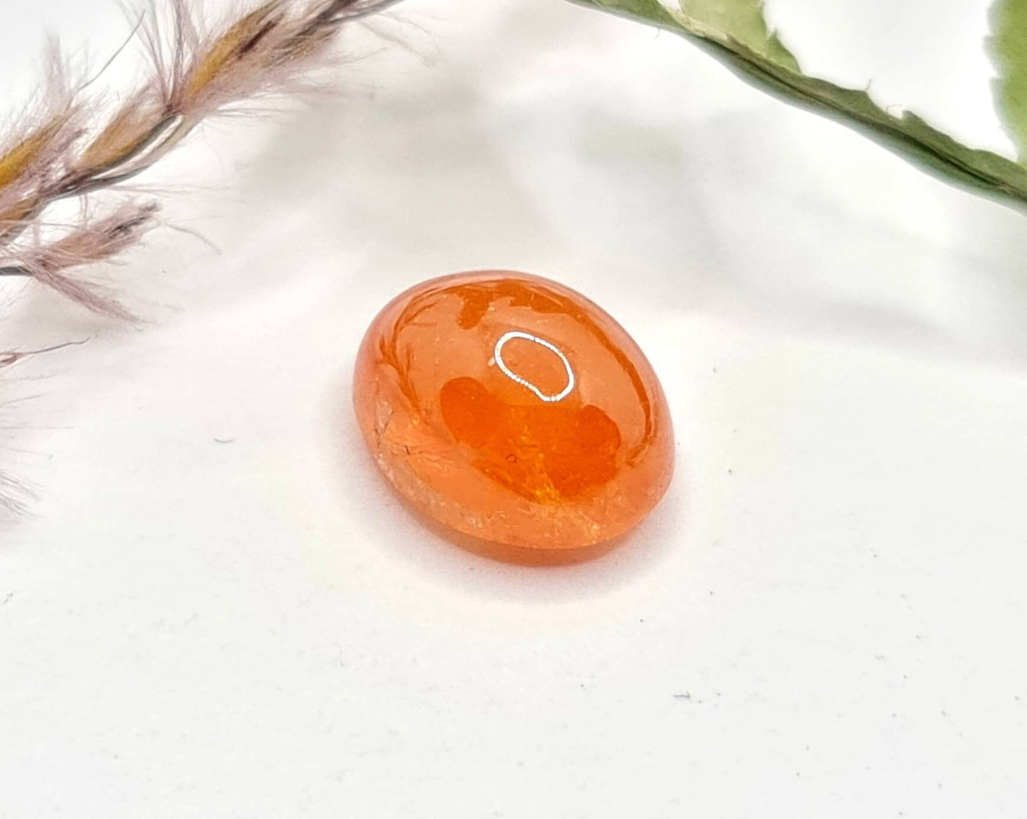 Ovaler orangefarbener Mandaringranat Spessartin Cabochon 10,7x8,5mm 5,97ct (Nr.533)