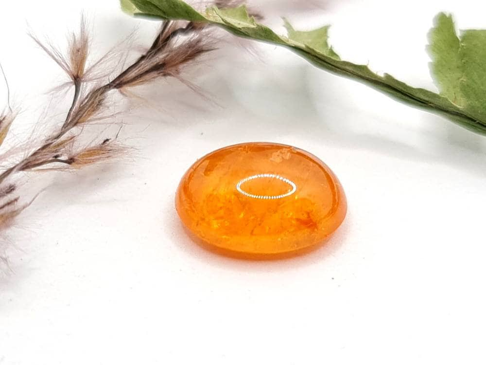 Ovaler orangefarbener Mandaringranat, Spessartin Cabochon 11,75x9,2mm 6,15ct (Nr.544)