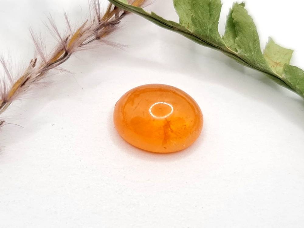 Ovales orangefarbenes Mandaringranat Cabochon Spessartin 11,8x9,5mm 6,92ct (Nr.549)