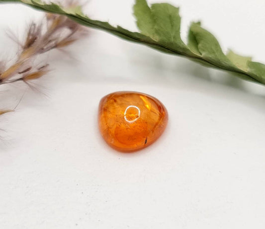 Orangefarbener Mandaringranat, dicker Tropfen, Spessartin Cabochon 10x10mm 4,7ct (Nr.553)