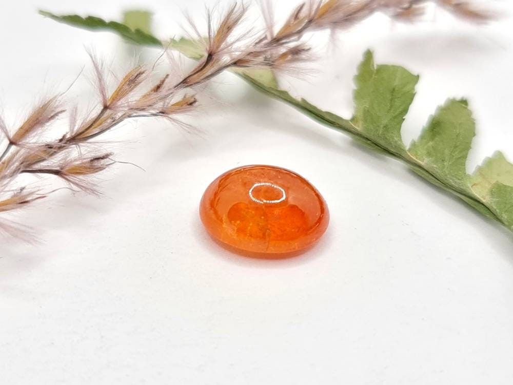 Ovales orangefarbenes Mandaringranat Cabochon Spessartin 11,7x8,55mm 4,98ct (Nr.555)