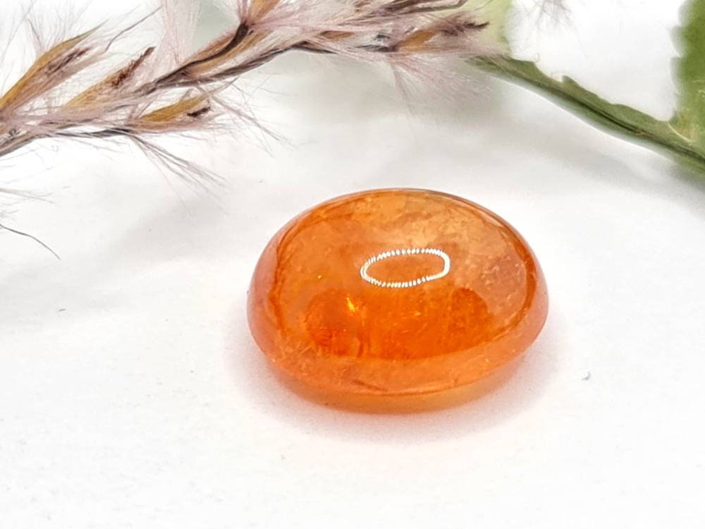 Ovales orangefarbenes Maandaringranat Cabochon, Spessartin 11,5x9,6mm 7,29ct (Nr.556)