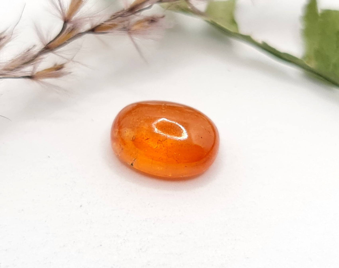 Ovales orangefarbenes Mandaringranat Cabochon Spessartin 10,8x8,2mm 5,4ct (Nr.562)