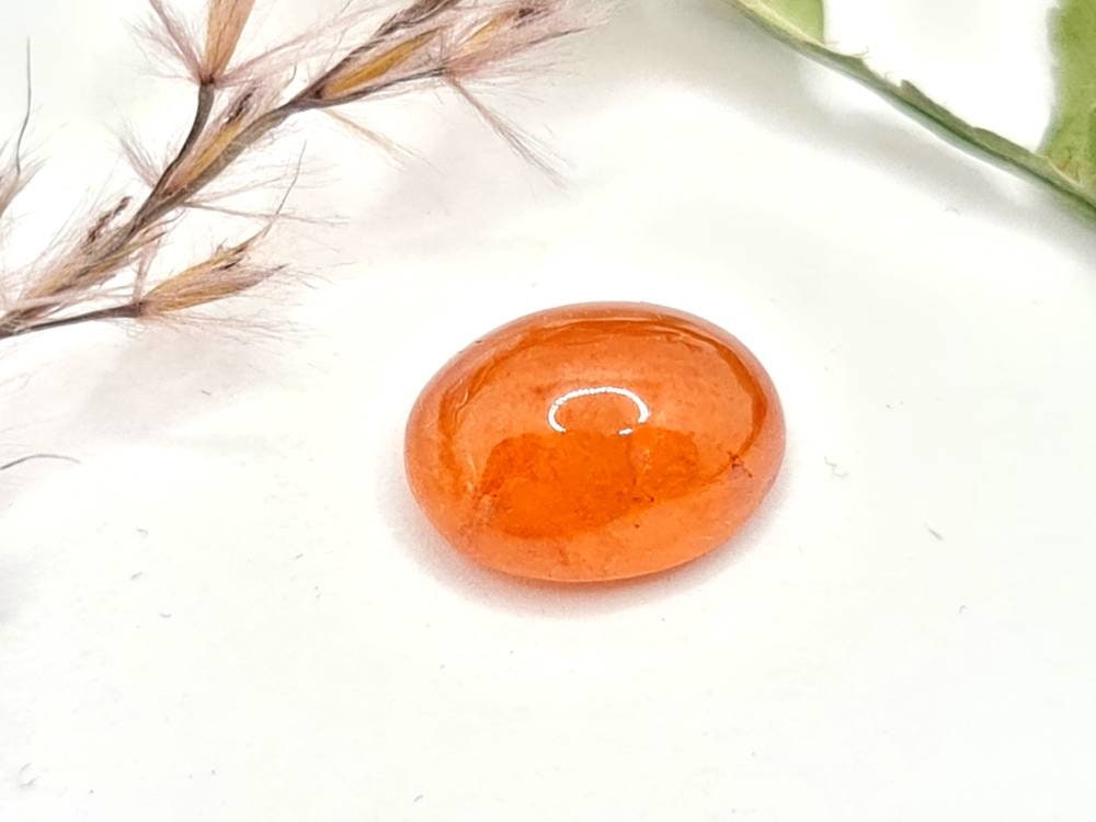 Ovales orangefarbenes Mandaringranat Cabochon Spessartin 10,8x8,3mm 4,99ct (Nr.565)