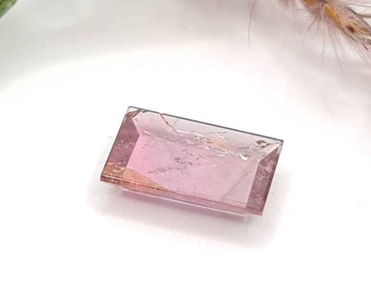 Pink Turmalin, rechteckig facettiert, rosa Spiegelschliff 11x7mm 2,5ct (Nr.389)