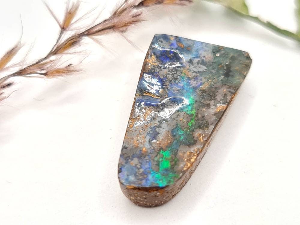 Echter natürlicher Boulderopal aus Australien mit schönem grün blauen Farbspiel 23x14mm 17,46ct (Nr.568)