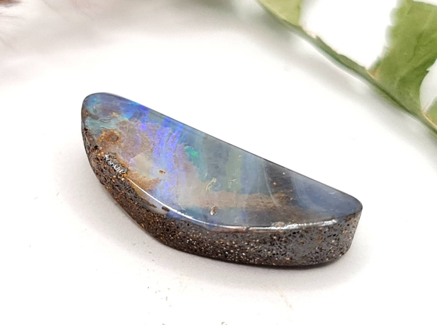 Australischer echter Boulderopal mit türkis und violett 21x9mm 7,64ct (Nr.572)