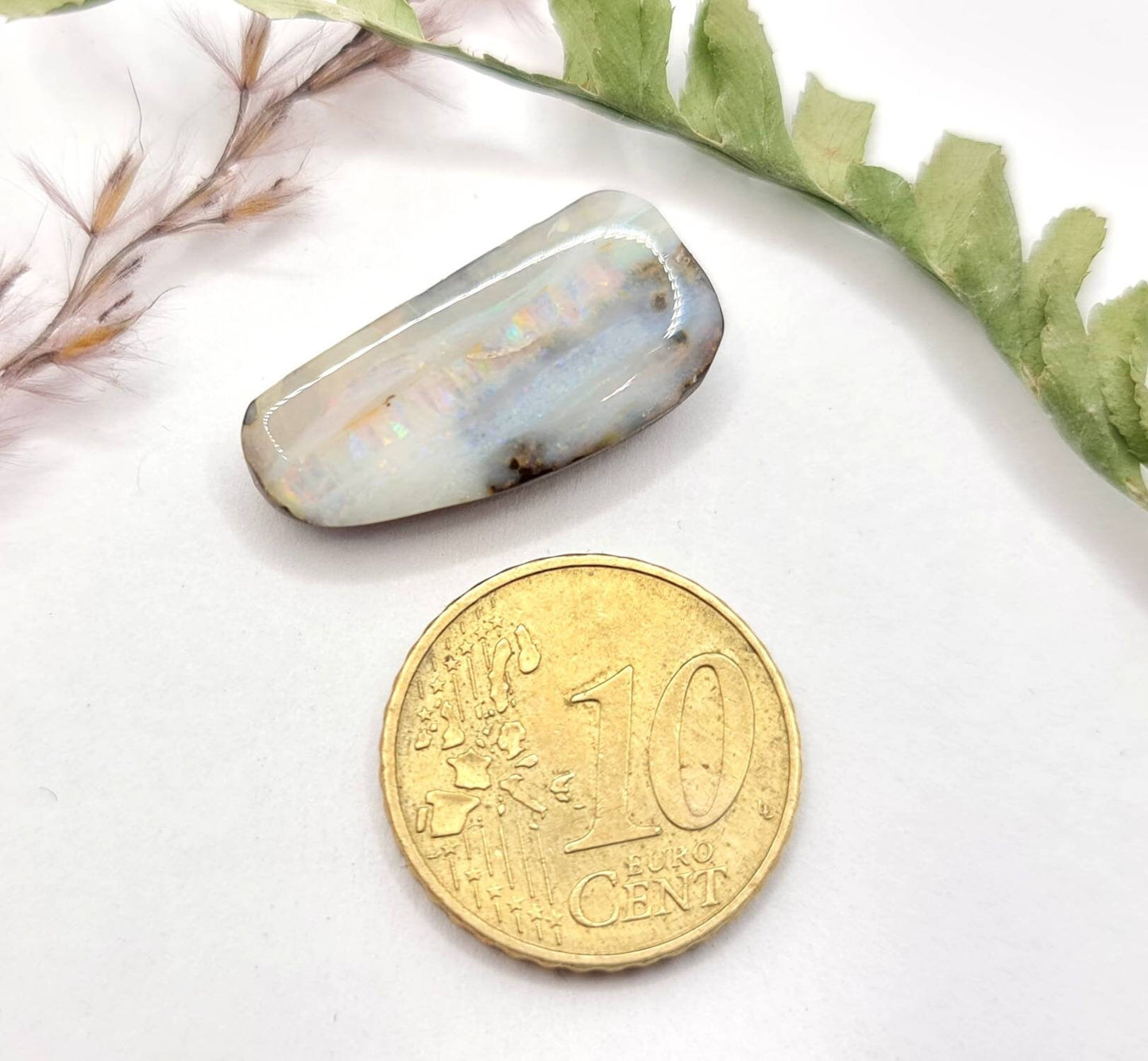 Echter australischer Boulderopal multicolor mit weiß 23,5x10,7mm 14,94ct (Nr.595)