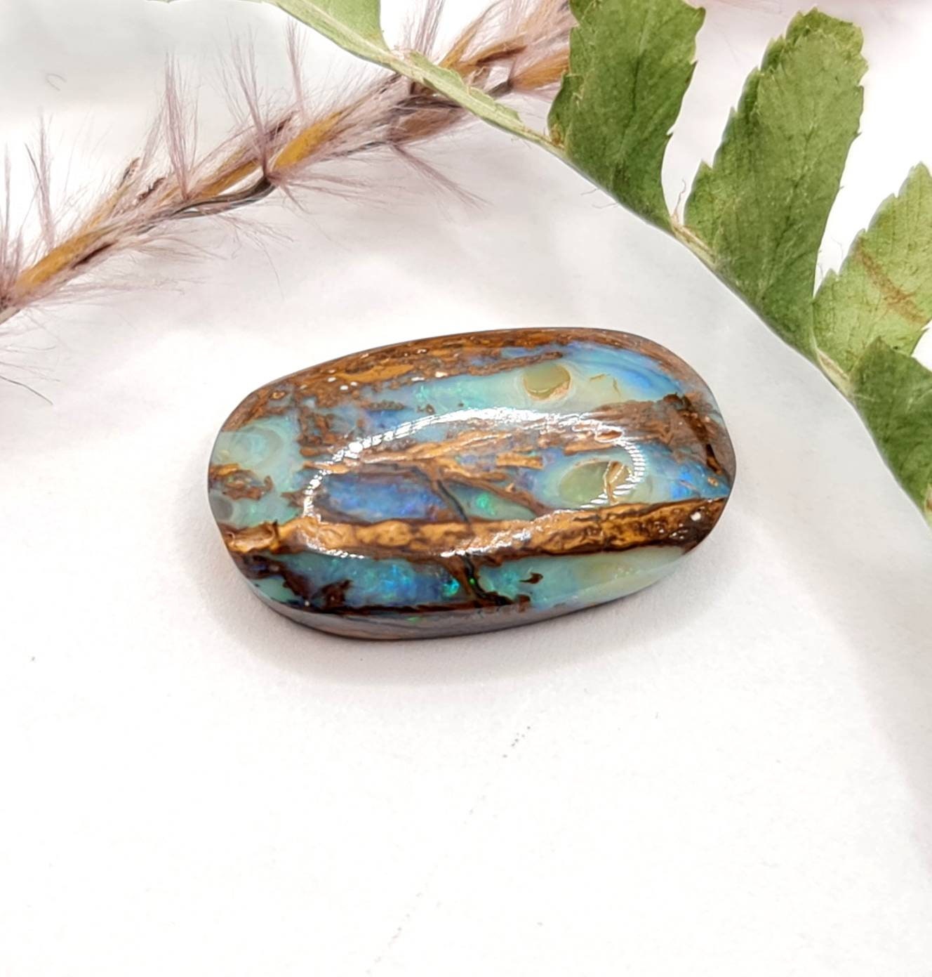 Echter australischer Boulderopal, grün blau Kirchenfenster 19x10,7mm 8,33ct (Nr.599)