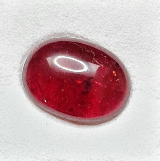 Roter Turmalin, Cabochon, oval 16,1x11,7mm 7,93ct (Nr.315)