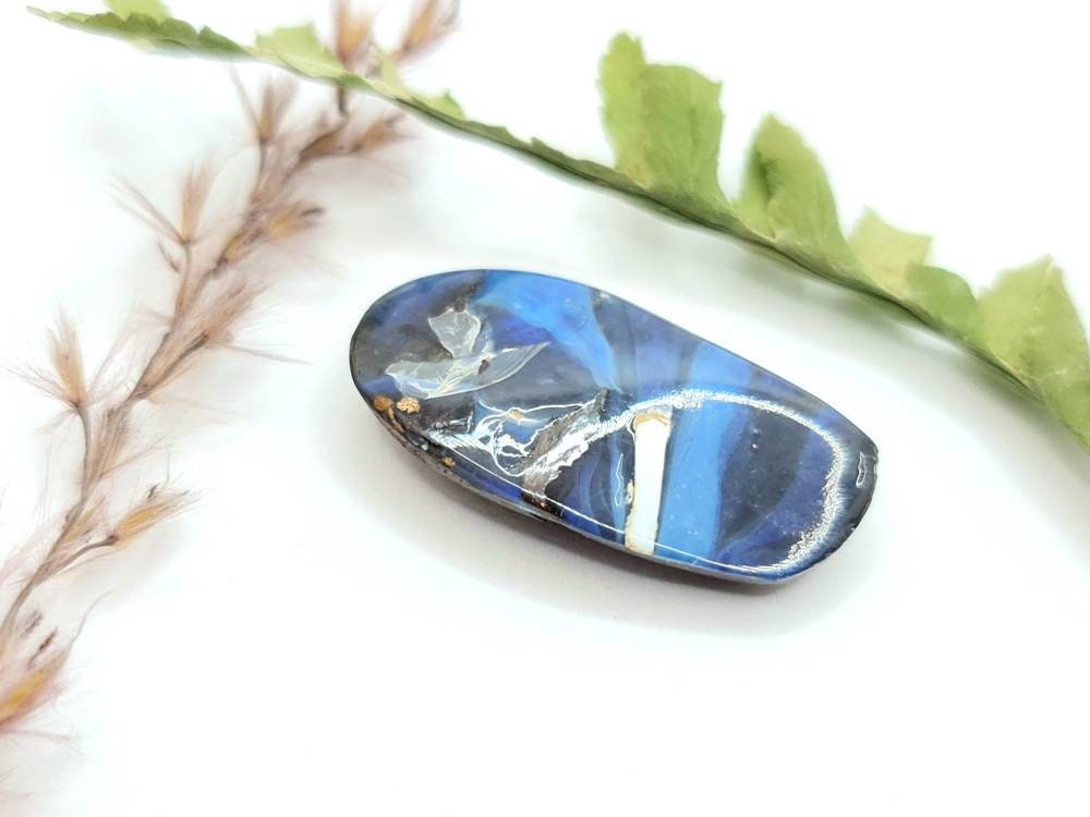 Apart gestreifter Boulderopal blau weiß 24,3x12,1mm 14,87ct (Nr.624)