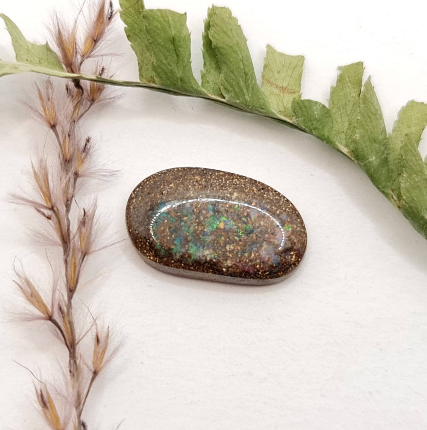 Echter australischer Boulderopal Queensland Matrixopal grün braun 17,6x10,4mm 5,17ct (Nr.652)