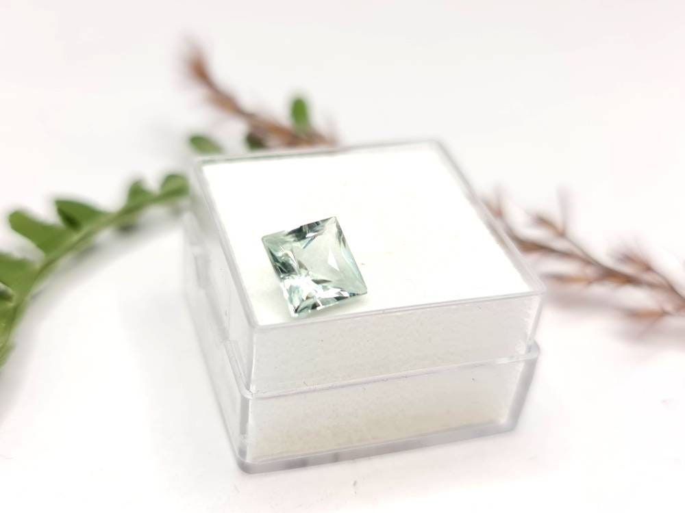 Facettierter hellgrüner Turmalin Princess quadratisch 7,1mm 1,75ct (Nr.347)