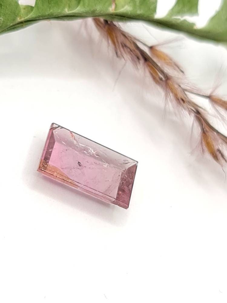 Pink Turmalin, rechteckig facettiert, rosa Spiegelschliff 11x7mm 2,5ct (Nr.389)