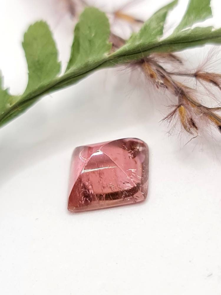 Pink Turmalin Cabochon quadratisch Rubellit Pfaffenhut 8,8x8,8mm 2,97ct (Nr.390)