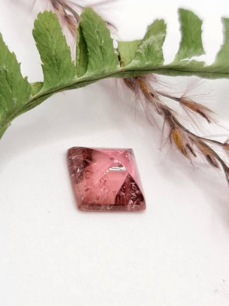 Pink Turmalin Cabochon quadratisch Rubellit Pfaffenhut 8,8x8,8mm 2,97ct (Nr.390)