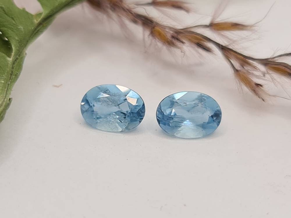 Facettierte blaue Aquamarine Paar oval 7x5mm 1,32ct (Nr.407)