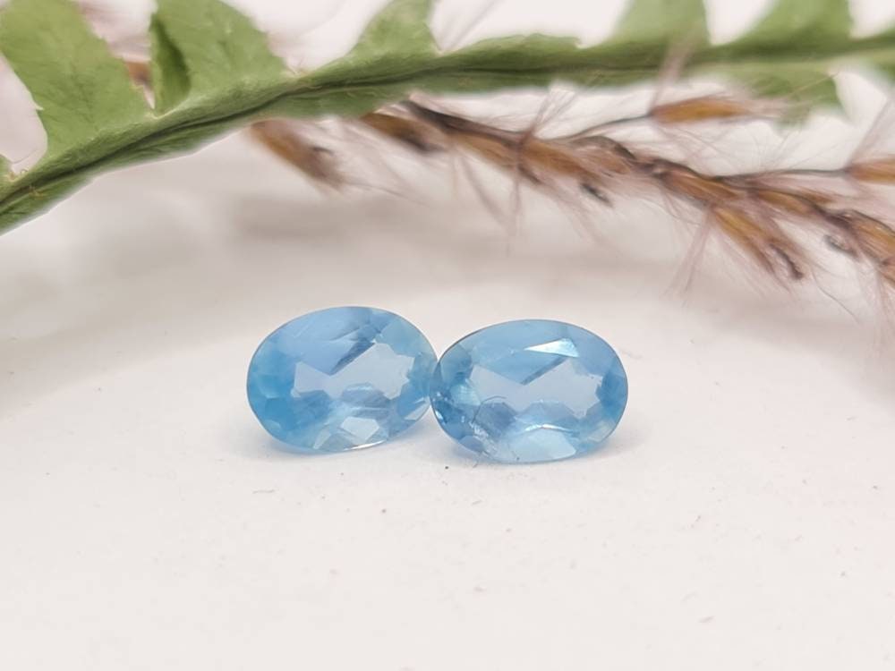 Facettierte blaue Aquamarine Paar oval 7x5mm 1,27ct (Nr.408)