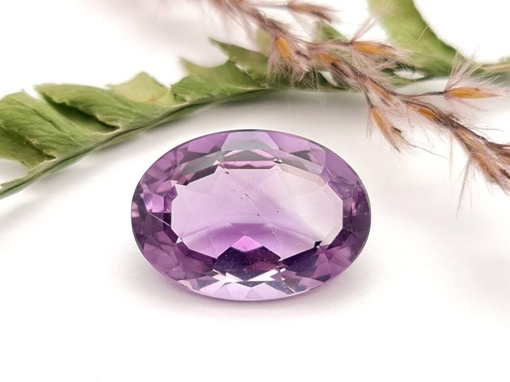 Echter facettierter Amethyst oval, violett, lila 19x13,5mm 13ct (Nr.708)