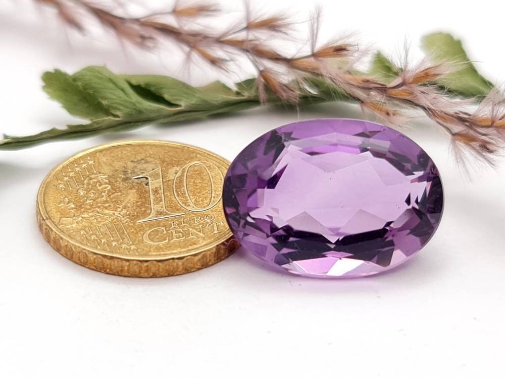 Echter facettierter Amethyst oval violett lila 19,2x13,8mm 13,57ct (Nr.710)