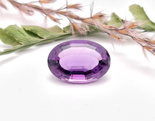 Echter ovalerAmethyst facettiert lila violett 15,8x10,9mm 7,2ct (Nr.711)