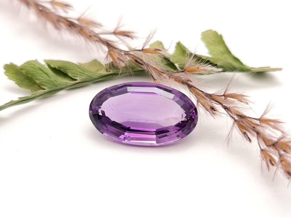 Echter facettierter Amethyst oval lila violett 19,1x11,1mm 9,63ct (Nr.720)