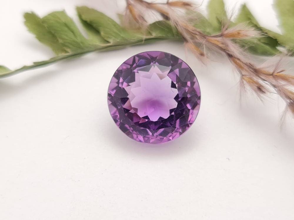 Echter facettierter Amethyst rund violett lila 13mm 8,03ct (Nr.725)