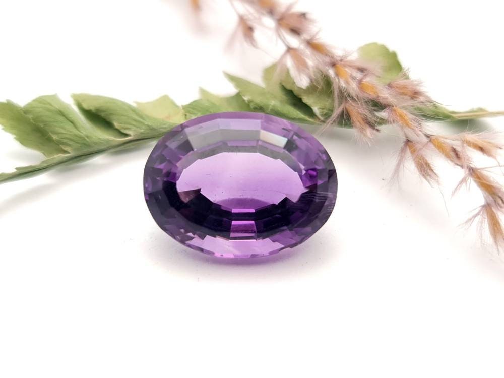 Echter facettierter Amethyst oval violett lila 17,8x 13,5 mm 12,96ct (Nr.727)