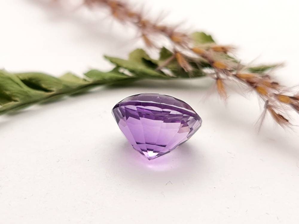 Echter facettierter Amethyst rund violett lila 13,2 mm 8,34 ct (Nr.732)