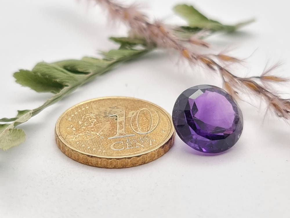 Echter runder Amethyst facettiert violett lila 11,7 mm 5,98 ct (Nr.734)