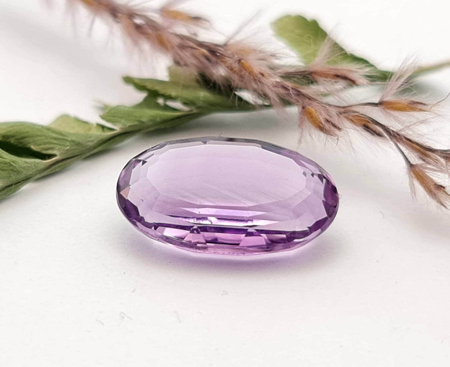 Echter facettierter Amethyst oval violett lila 17,9x11,3mm 9,3ct (Nr.740)