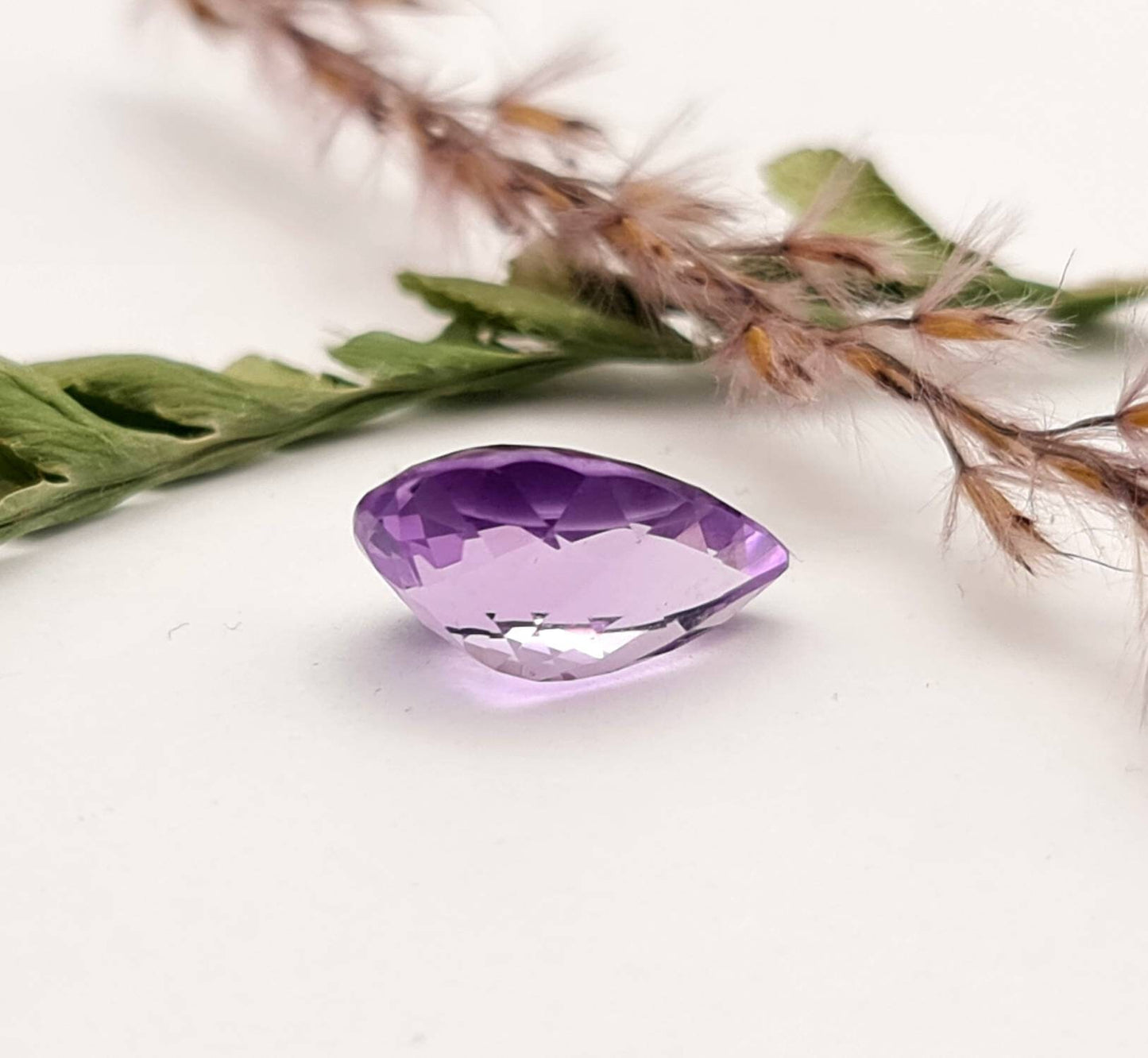 Echter facettierter Amethyst Tropfen violett lila Träne 15x10,1mm 5,26ct (Nr.742)