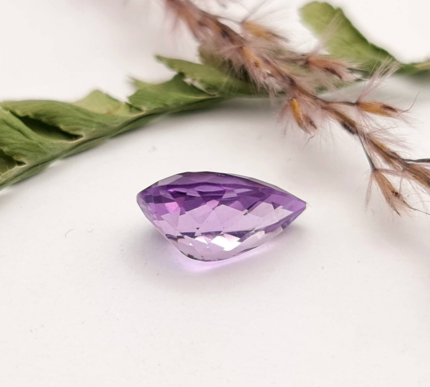 Echter facettierter Amethyst Tropfen violett lila Träne 15x10,1mm 5,26ct (Nr.742)