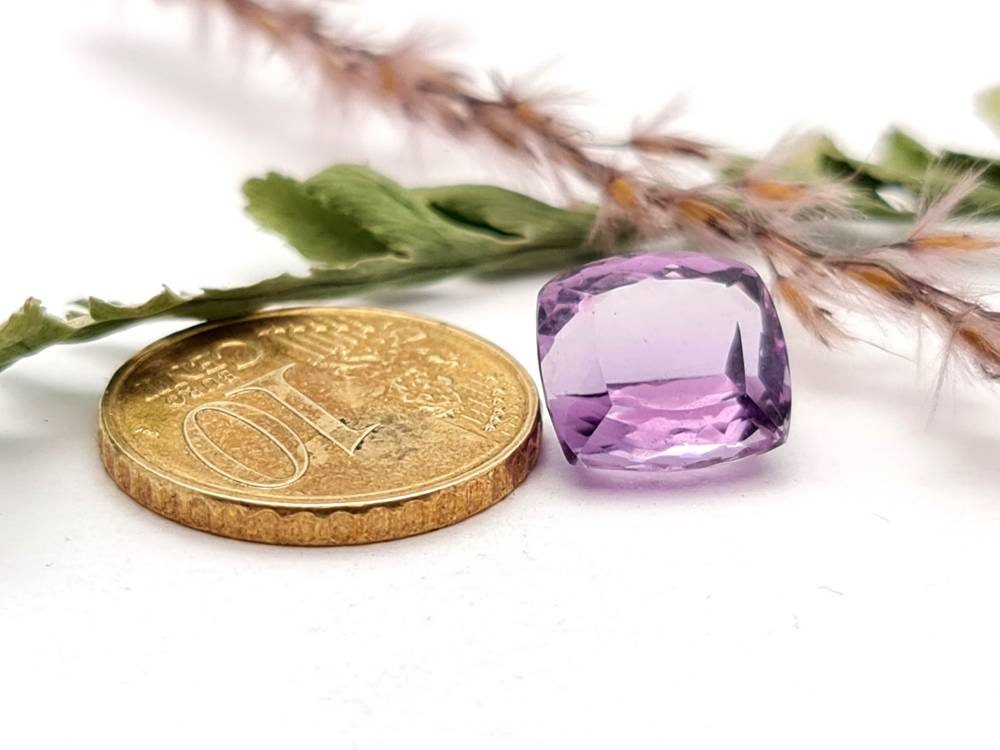 Echter rechteckiger Amethyst facettiert violett lila 11,1x10,1 mm 5,74ct (Nr.748)