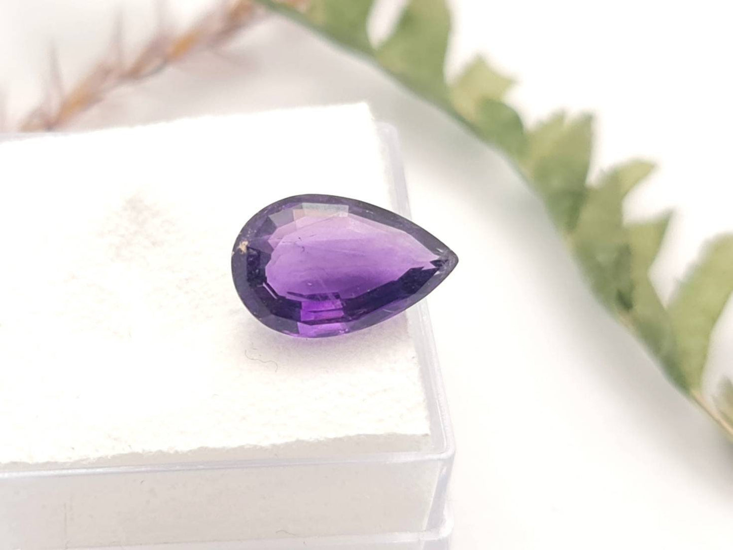 Echter facettierter Amethyst Tropfen, violett lila 13x8mm 3,42ct (Nr.812)