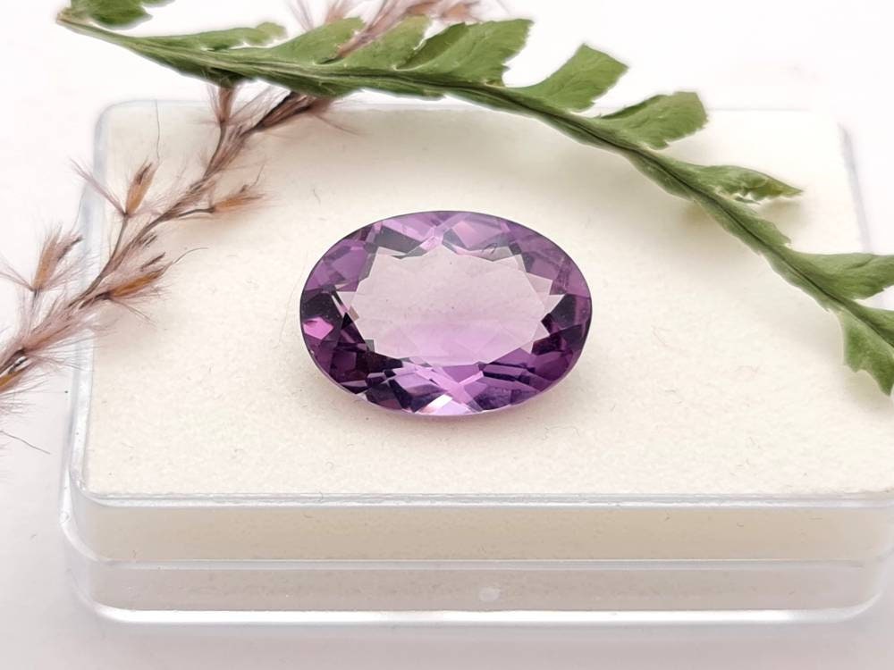 Echter facettierter Amethyst violett oval lila 19x13,5mm 11ct (Nr.815)