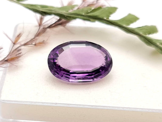 Echter facettierter Amethyst violett oval lila 17,8x 11,8mm 9,5ct (Nr.816)